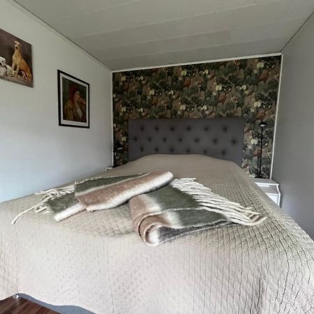 Stuga Centrala Faerjestaden Med Gangavstand Till Det Mesta Exterior foto