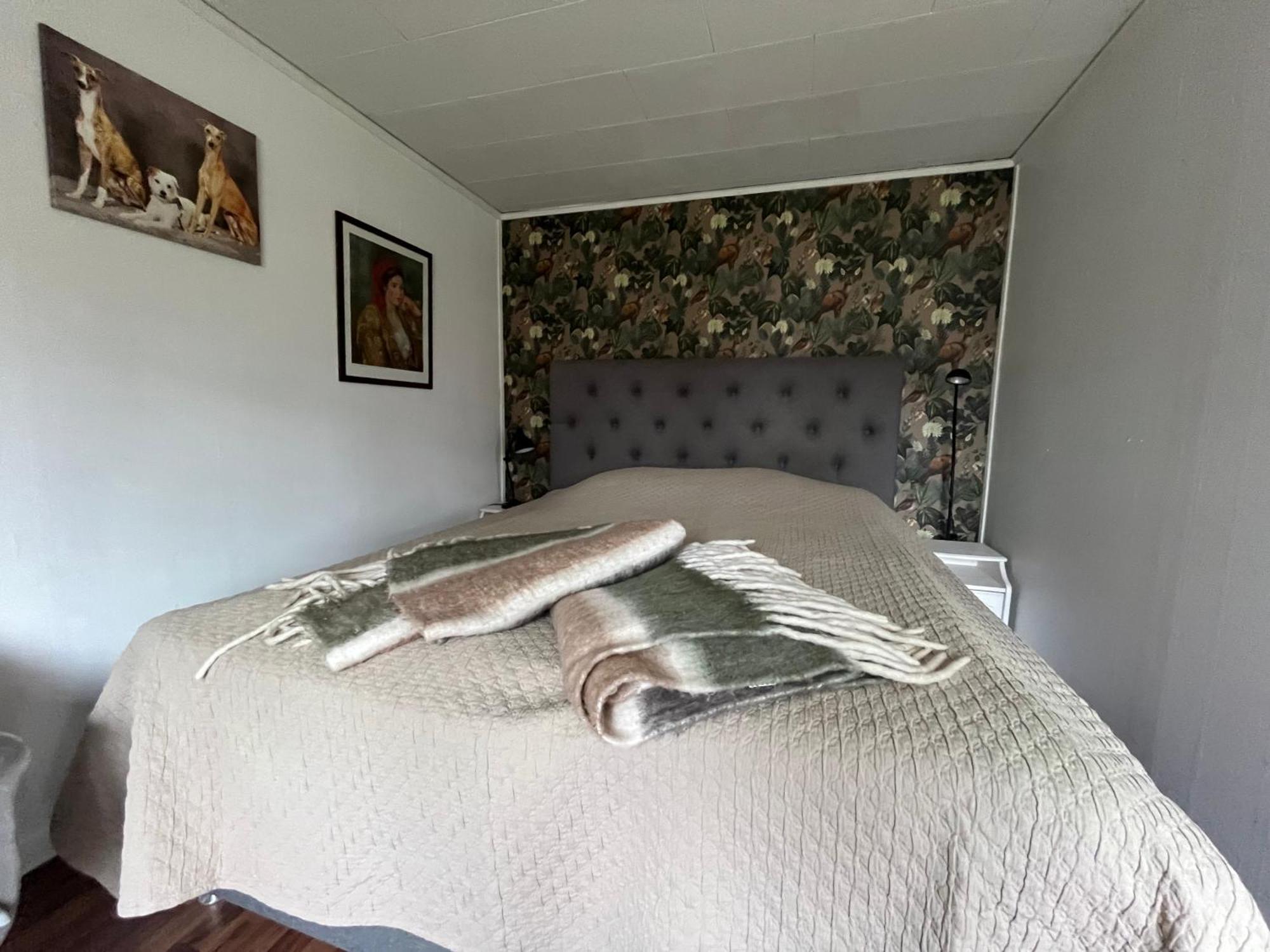 Stuga Centrala Faerjestaden Med Gangavstand Till Det Mesta Exterior foto